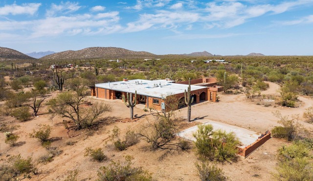 10-Acre Desert Oasis w/Expansive Patio in Tucson!