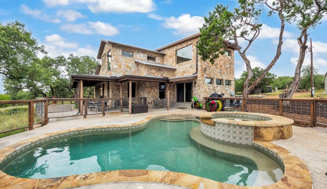 10-acre Family-Friendly Retreat with Pool