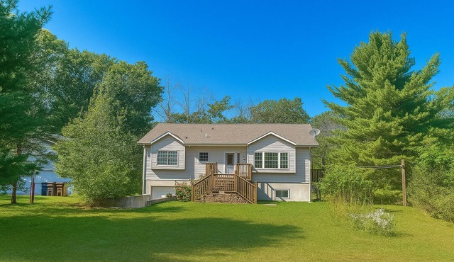 10 Acre Grand Meadow Retreat