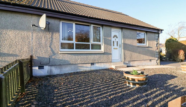 10 ANNESLEY PARK, family friendly, with a garden in Torphins