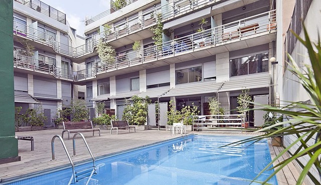 10 apartments with terrace & pool near the centre of Barcelona for up to 60 pax