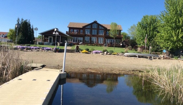 10 bdrm, 7 bath, cabana, beach, dock, pontoon, games, play ground