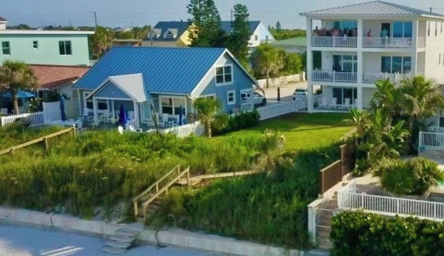 10 Bdrm/9.5 Bath - Sleeps 20 - The Tatum House Direct Oceanfront Estate