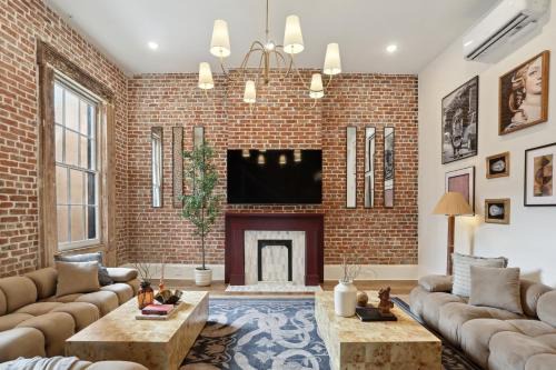 10 bed & 10 bath Luxury CBD Villa - Private Pool