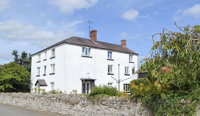 10 bedroom accommodation in Craven Arms