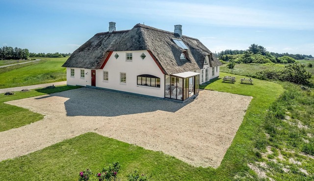 10 bedroom accommodation in Vemb