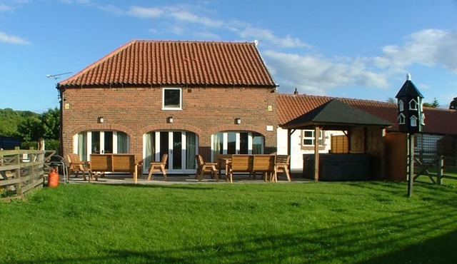 10 Bedroom Barn Conversion with en suites and Hot tub