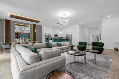 10 Bedrooms 9 Bathrooms Paradiso Grande 6216Ss