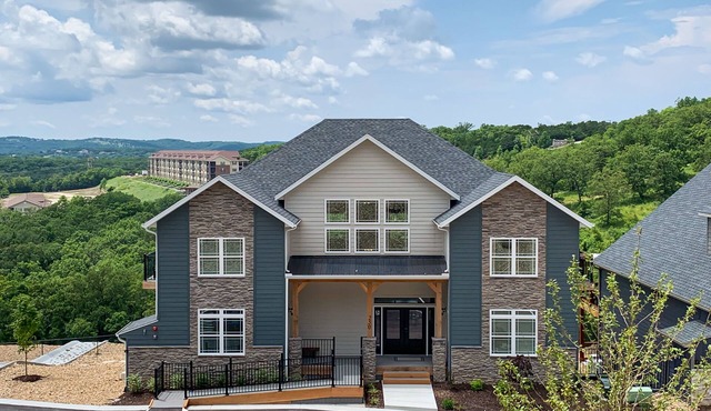 10 bedrooms w/Swim/Spa - In/outdoor community pool