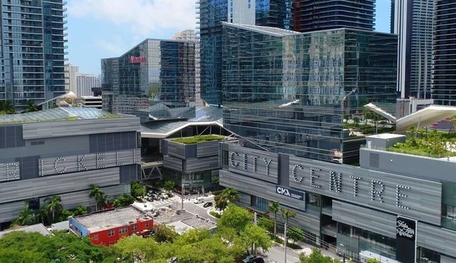 10 BEDS, 4 BATHS, Sleep 16 in the most Prime Location in Miami!