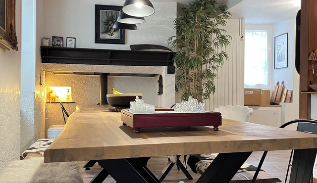 10-berth house in the middle of several large resorts; starting point for hikes