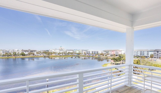 10 BR, Sleeps 26, Panoramic Views, Walk to Beach + Boardwalk, Directly on Lake