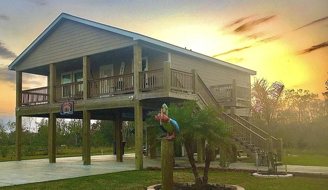 10% Discount- Hackberry Hideaway II Water View On Lake Calcasieu