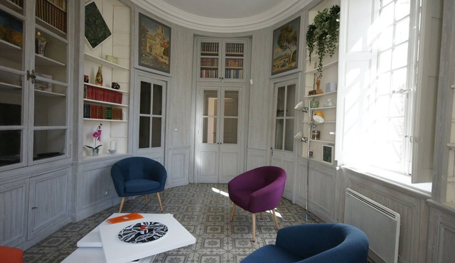 10' from St Rémy and Avignon, charming apartment *, 2 bedrooms for 4 people