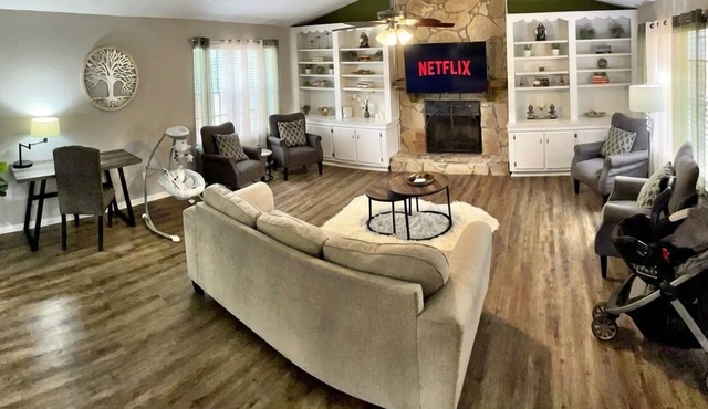 10 guest Home w/GameRoom, BBQ, FirePit, Near ATL
