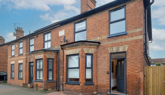 10 Jubilee Cottage - sleeps 7 guests in 4 bedrooms