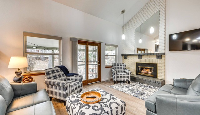 10 Mi to Denver: Pet-Friendly Arvada Home w/Yard!