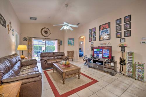 10 Mi to Disney + Heated Pool: Florida Abode!