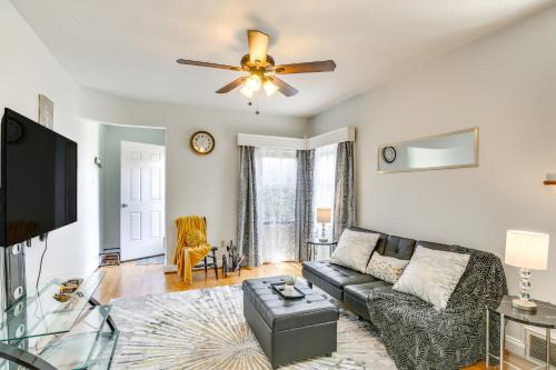 10 Mi to Downtown St Louis Convenient Apartment!