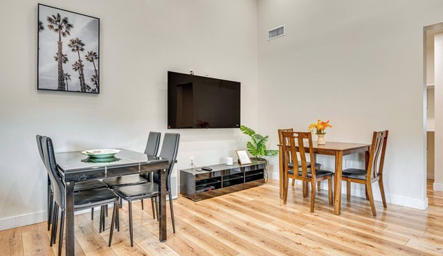 10 Mi to Dtwn LA: Cat-Friendly Rosemead Cottage