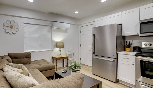 10 Mi to Riverside! Apt Near RUHS Medical Center