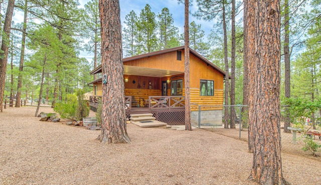 10 Mi to Show Low: Pinetop-lakeside Family Cabin!