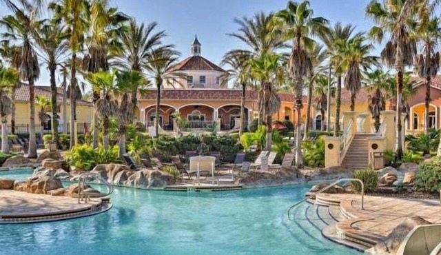 10 miles to Disney, Water Slides, Lazy River, Arcade Room, Restaurant & bar on site, Spa and more!