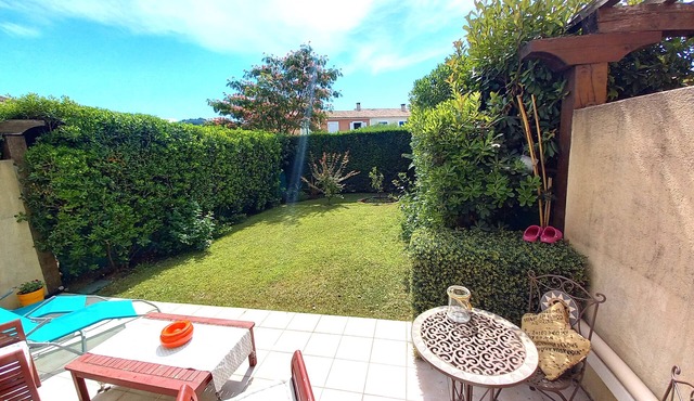 10 min from beaches - Quiet house in town center