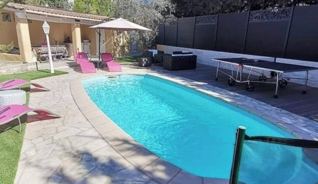 10 min. from Cannes, garden level with private pool, ideal for families