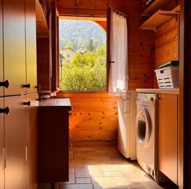 10 min from Lake Annecy, quiet chalet with view