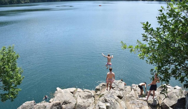 10 min from Vulcania/Lemptegy, charming studio in village center