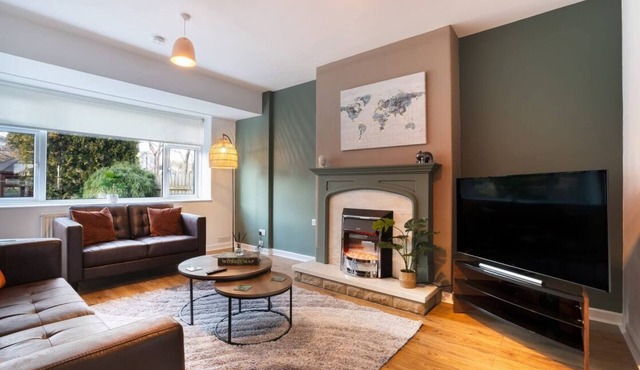 10-min to AB City Centre - Parking - Garden - WiFi