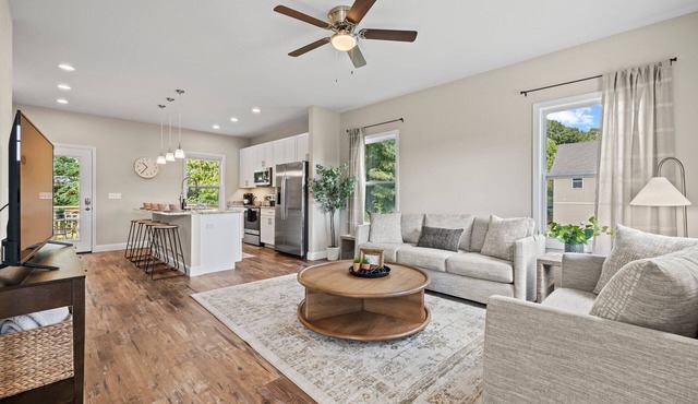 10 Min To Downtown Asheville! Pet Friendly!