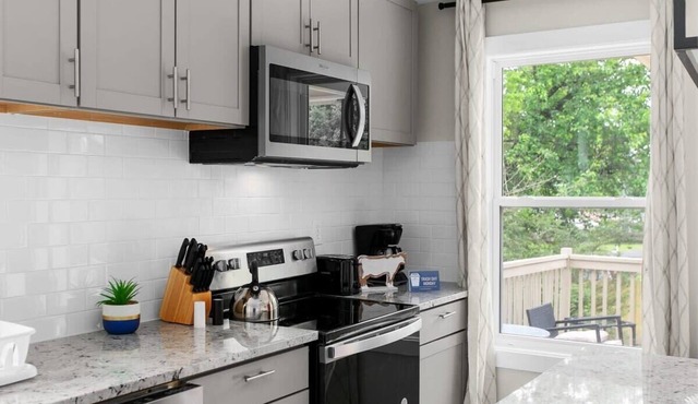10 Min to Downtown-Modern in Magic City-Both Units