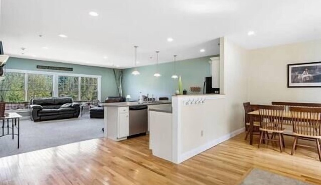 10 min to Sugarloaf Ski Lifts, Spacious 4 Bedrooms