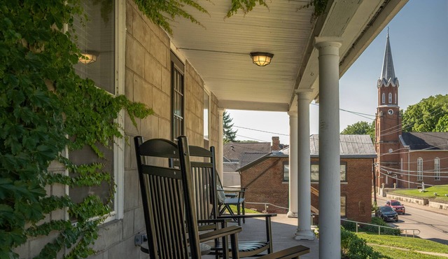 10 Min Walk to Main St., Updated 1840s Historic Home, Stocked Kitchen, W/D,