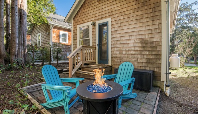 10 min Walk to Town, Fire Table & Forest View