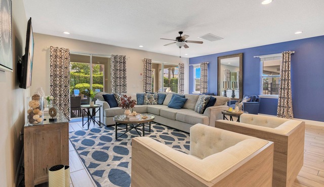 10 Mins Disney/Games Room/Arcade Machine/Private Pool and Spa/7 Kings!Themed