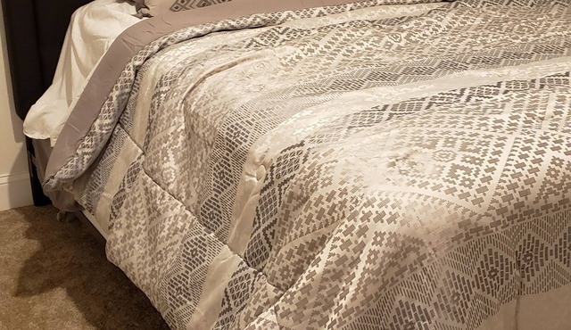 10 mins from APG and close to shopping centers and restaurants