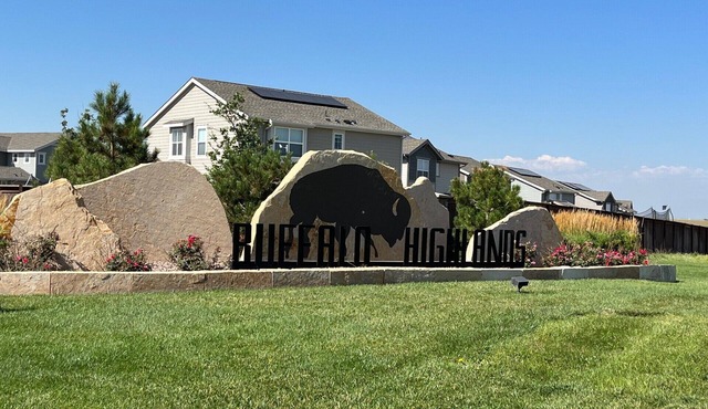 10 Mins from Denver International Airport- 2022 New Home