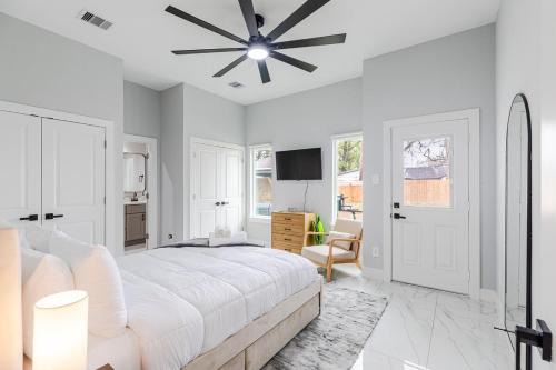 10 Mins from NRG 3BR 3BA