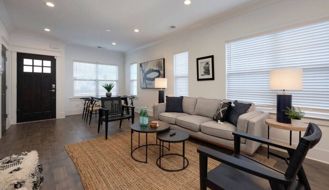 10 Mins To Broadway - Music City Modern Townhome