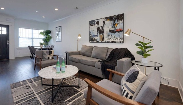 10 Mins To Broadway - Pet-Friendly Escape
