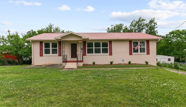 10 Mins to Downtown! Modern in Magic City- Unit B
