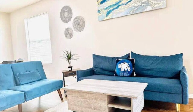 10 mins to Seaworldn perfect blend of comfort, convenience, and charm.