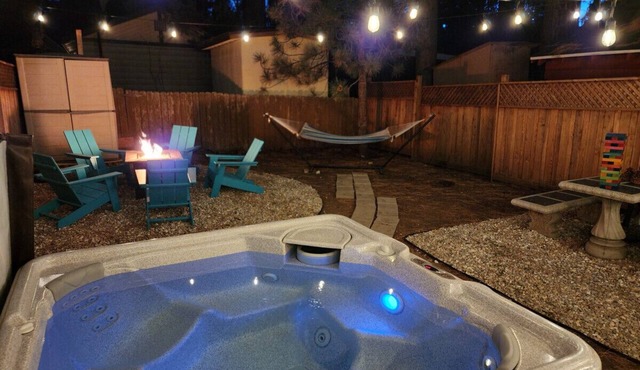 10 mins to Ski with Spa AC Firepit Hammock Dogs
