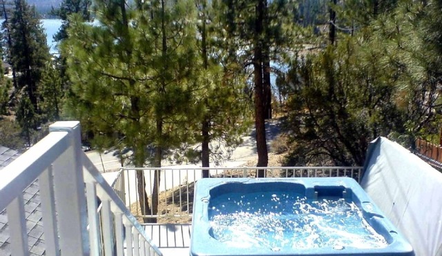 10 mins to Slope ~ Luxury 180 Degrees Lake View