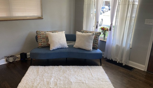 10 minute from down town , very clean , fresh , an new rental