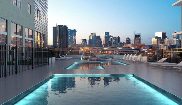 10 Minute or less away from Broadway, The Ryman, and the Country Music Hall of Fame| Stylish 1 bedroom |Heated Infinity pool | Game room | Music Studio | Fire Pit.