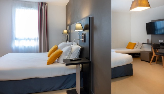 10 Minutes du Centre ! Suite Climatisée, accès Gym